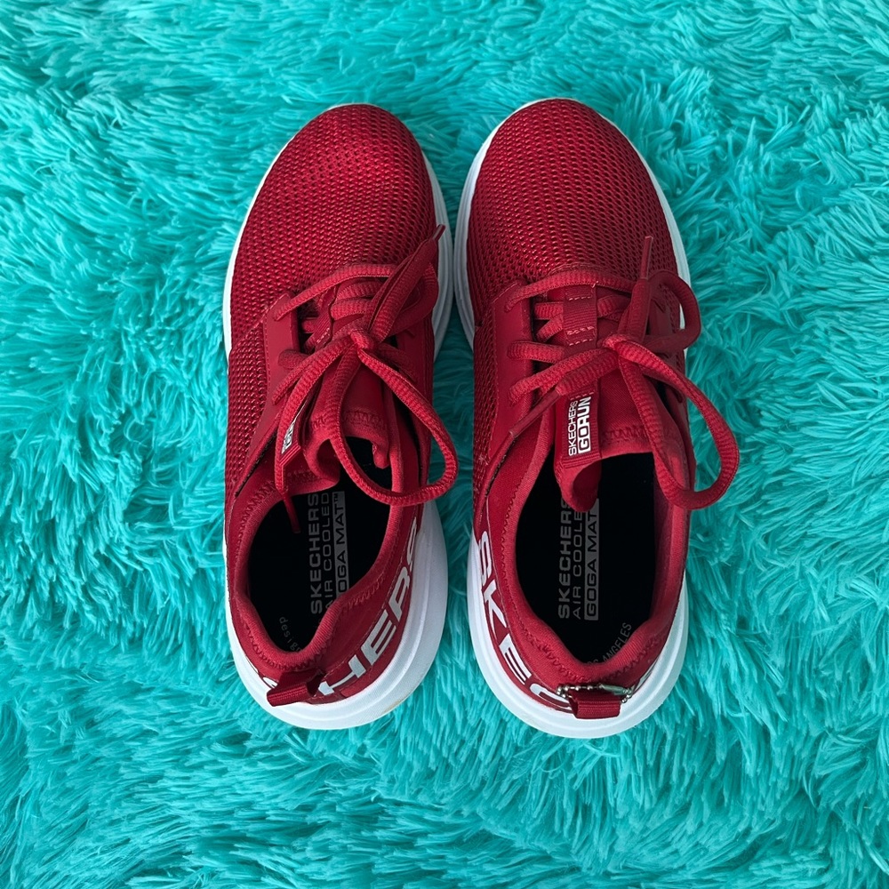 Red Skechers ❤️ perfect sneaker for back to school